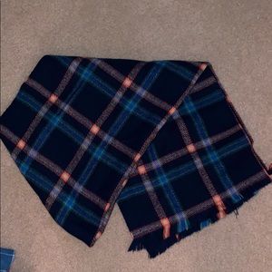 Huge plaid hollister wool scarf